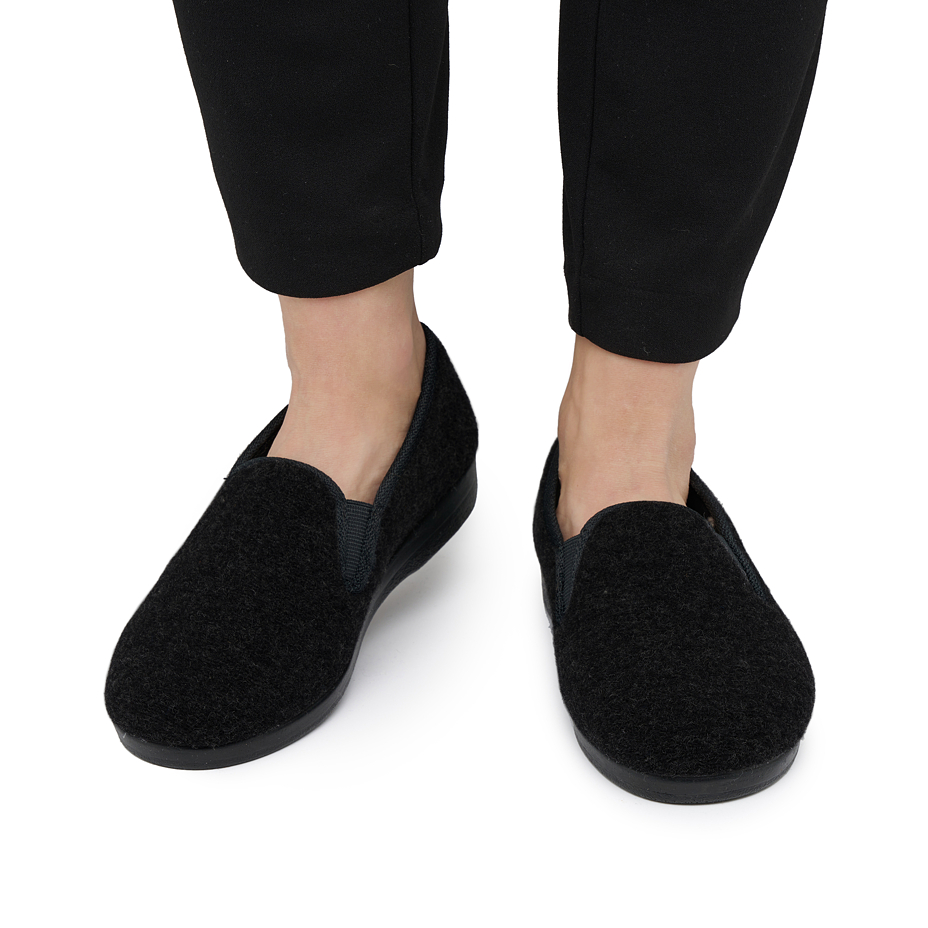 Pantoffels van wolvilt, donkergrijs